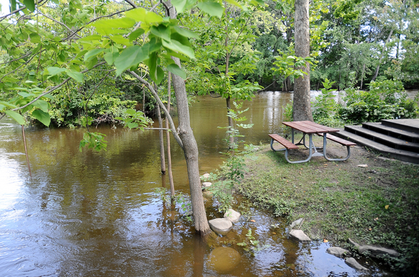 081011_NEWS_High River Levels_MRM_03.jpg